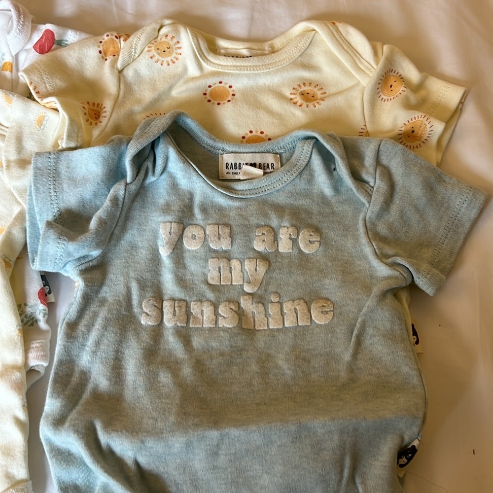 Onsie bundle - Picture 2 of 3